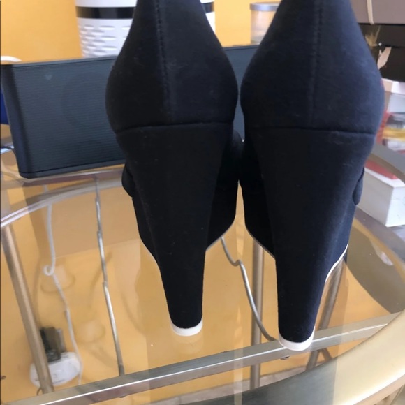 NWT BLACK CANVAS PEEPTOE APPROX 6" WEDGE - Picture 3 of 6